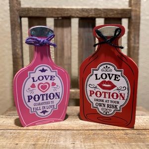 Valentine’s Day Love Potion Bottles Set of 2, Guaranteed To Fall In Love Sign